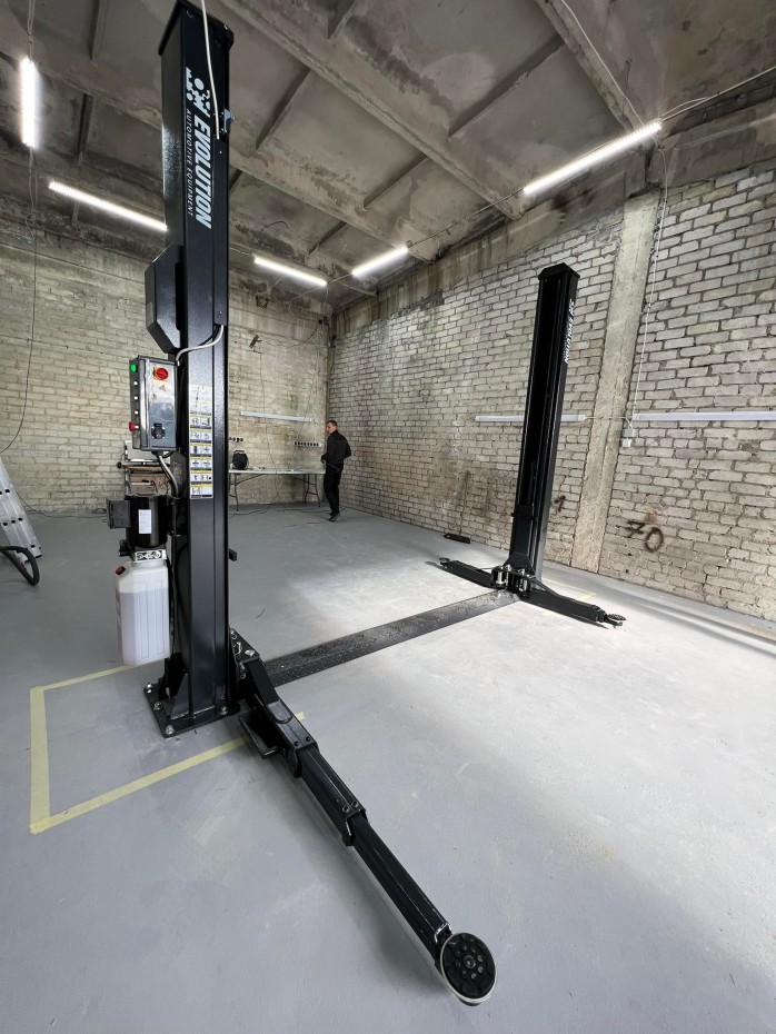 EVO-45E 2-column lift 4500kg EVOLUTION/230/400V