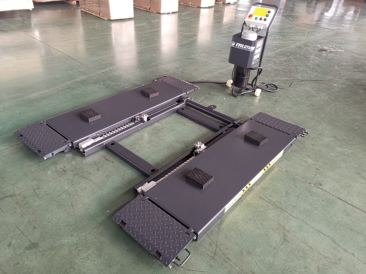 EVO-3000E Scissor Mobile Lift with Automatic Locking