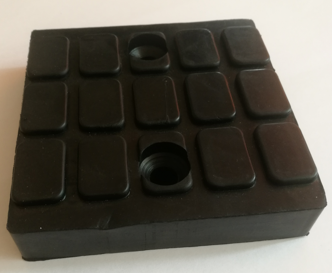 Rubber pad for hydraulic lift 110x110x25mm